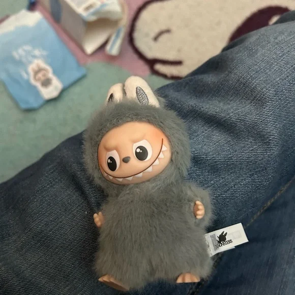 Pin For Love Labubu Letter W - Picture 4 of 5